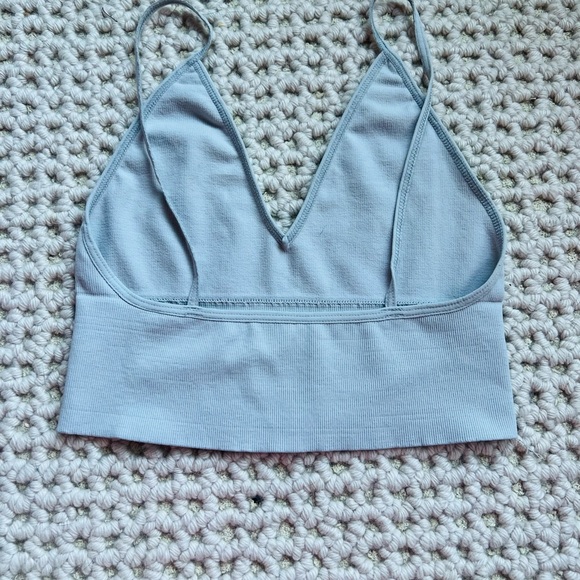 NWOT Free People Ali Low-Back Seamless Bra in Ice Grey (Silver). Size M/L (8-14) - Picture 5 of 6